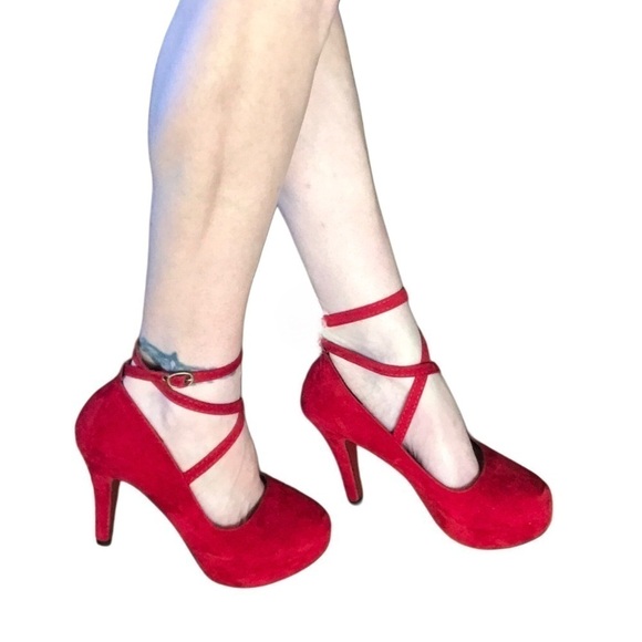 Red velvet platform heels sz 8.5 ankle Strappy stiletto Sexy MWOT valentines day - Picture 2 of 14